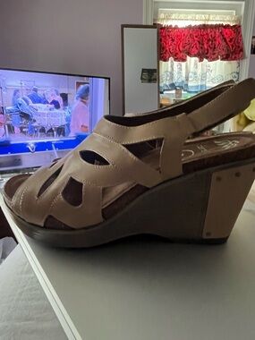 Dansko Beige Cutout Leather Slingback Wedges
